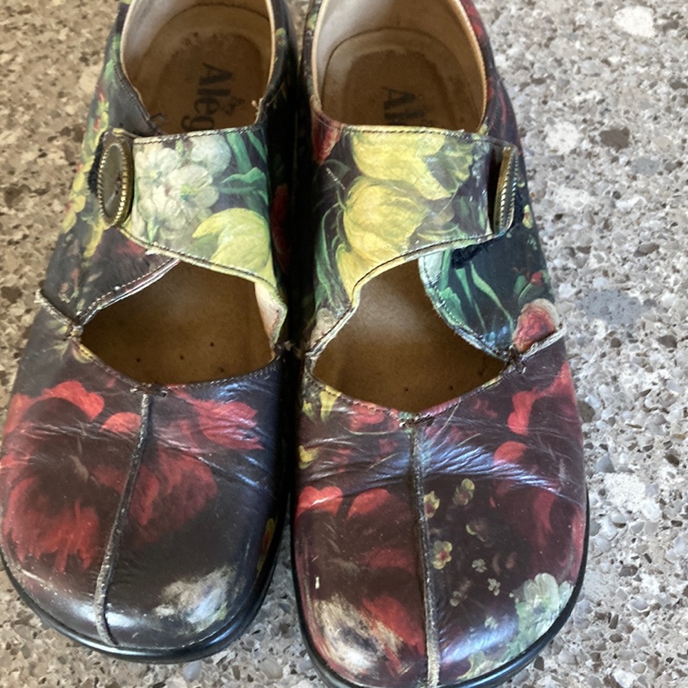Alegria Floral Women’s Velcro Mary Janes size 40